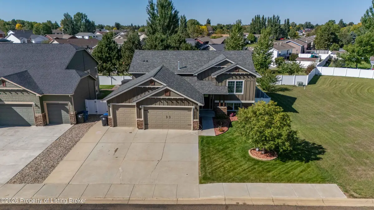 817 15th Avenue, Dickinson, ND 58601 - #1