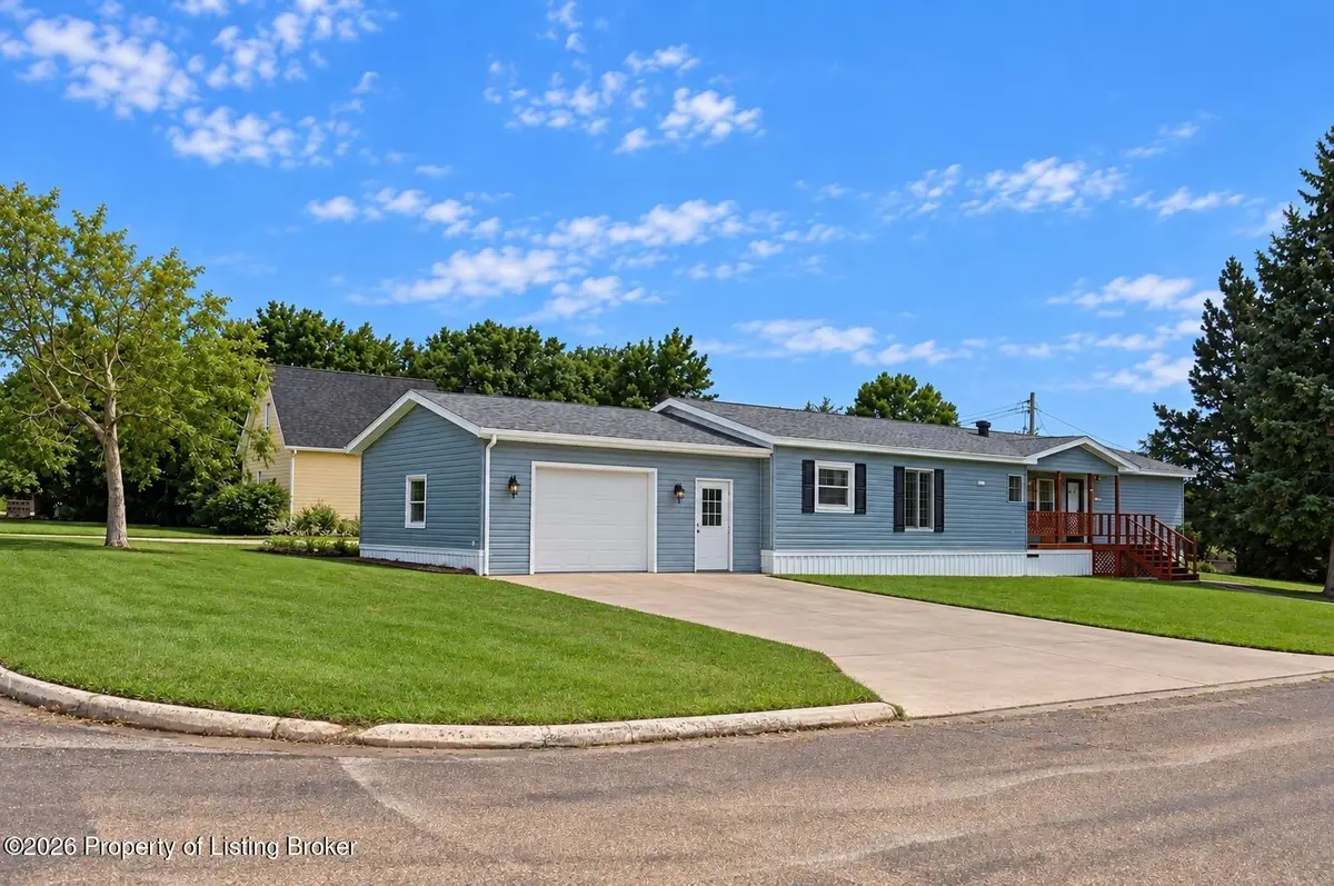 206 2nd Street, Hettinger, ND 58639 - #1