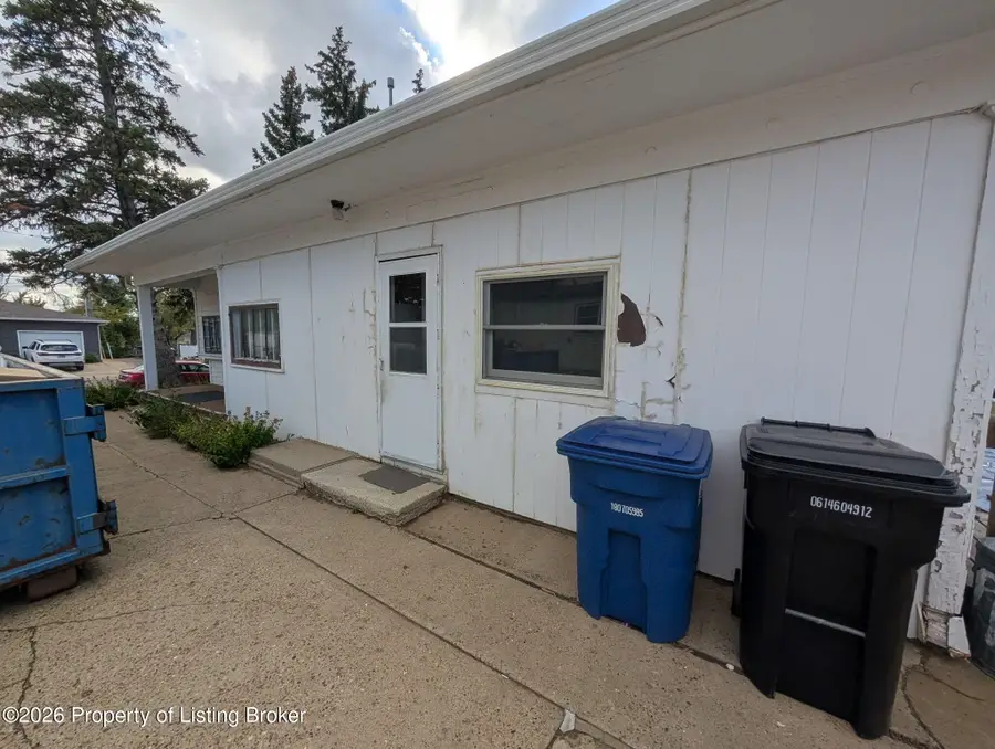 25 7th Street, Dickinson, ND 58601 - #3