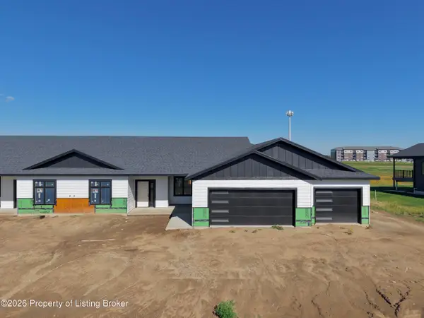 1338 44th Avenue, Dickinson, ND 58601