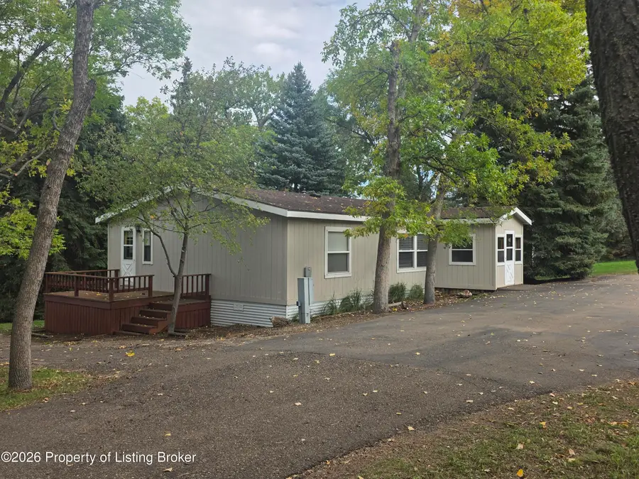 216 Lakeview Drive, Hettinger, ND 58639 - #2