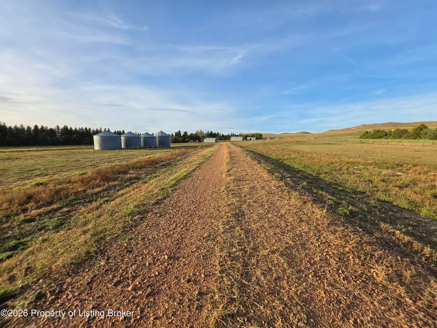 810 2nd Avenue, Hettinger, ND 58639 - #3