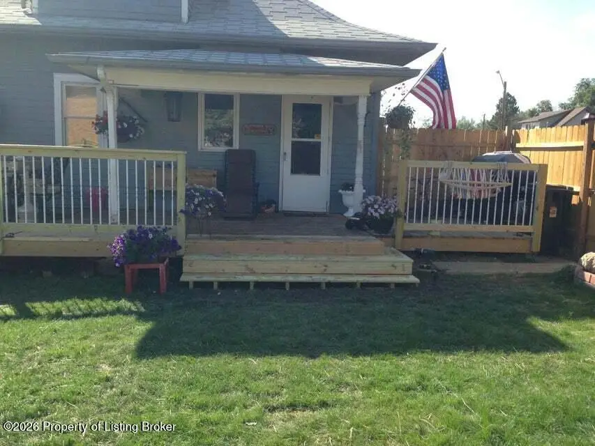 314 5th Street Ne, Belfield, ND 58622 - #2