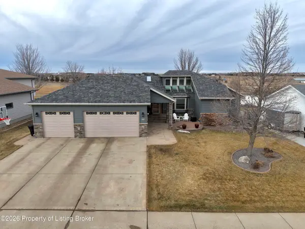 887 19th Street E, Dickinson, ND 58601