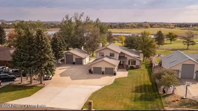 705 30th Avenue Sw, Dickinson, ND 58601 - #1