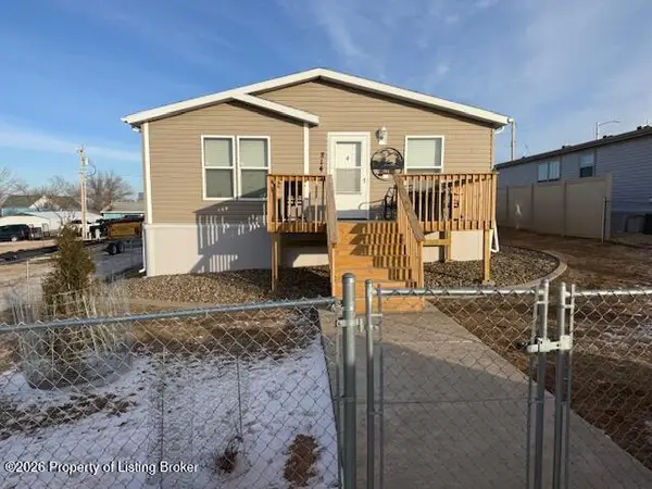214 4th Street Sw, Belfield, ND 58622