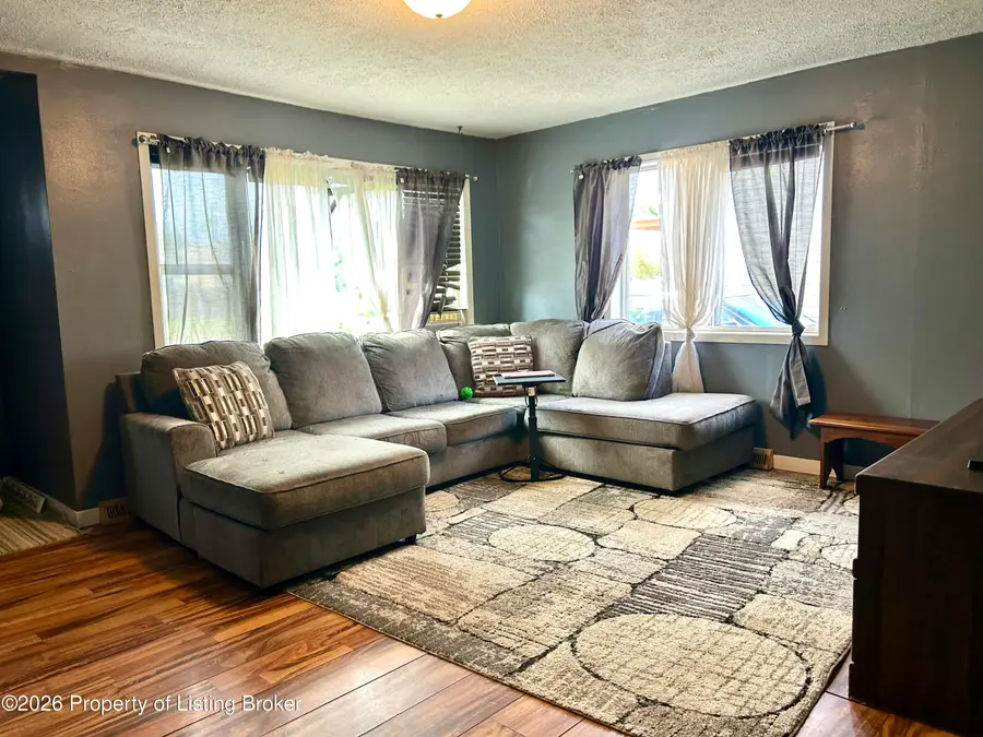 611 1st Avenue Se, Dickinson, ND 58601 - #2