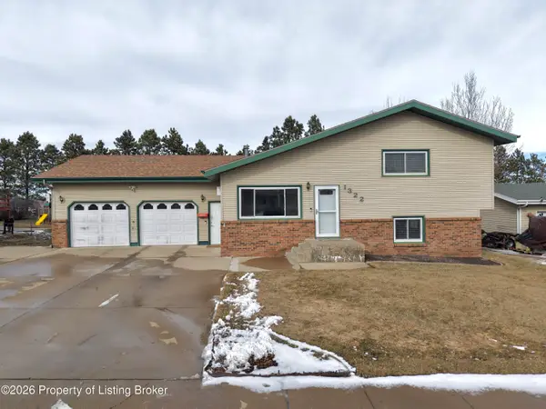 1322 13th Street W, Dickinson, ND 58601