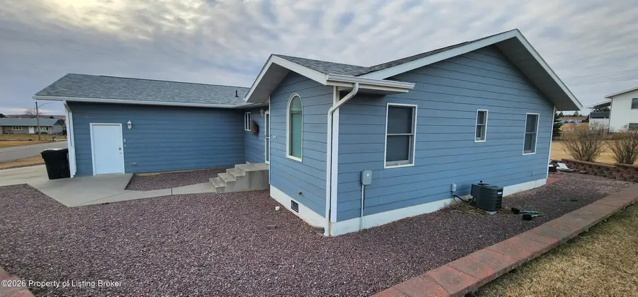 304 9th Avenue, Hettinger, ND 58639 - #3