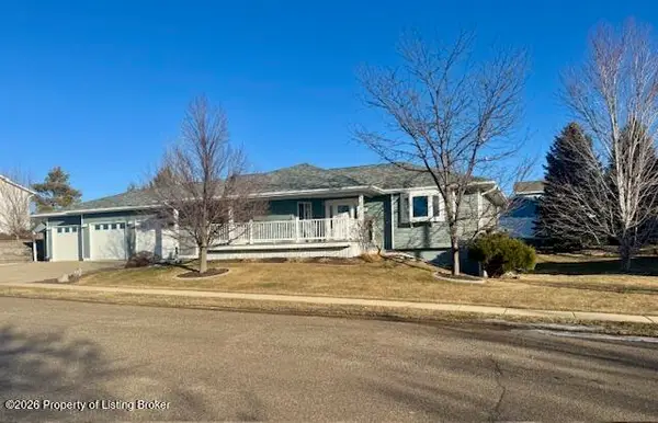 1638 3rd Avenue E, Dickinson, ND 58601