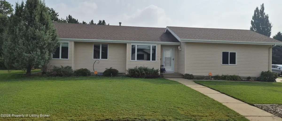 930 Shinagle Drive, Dickinson, ND 58601 - Image #1