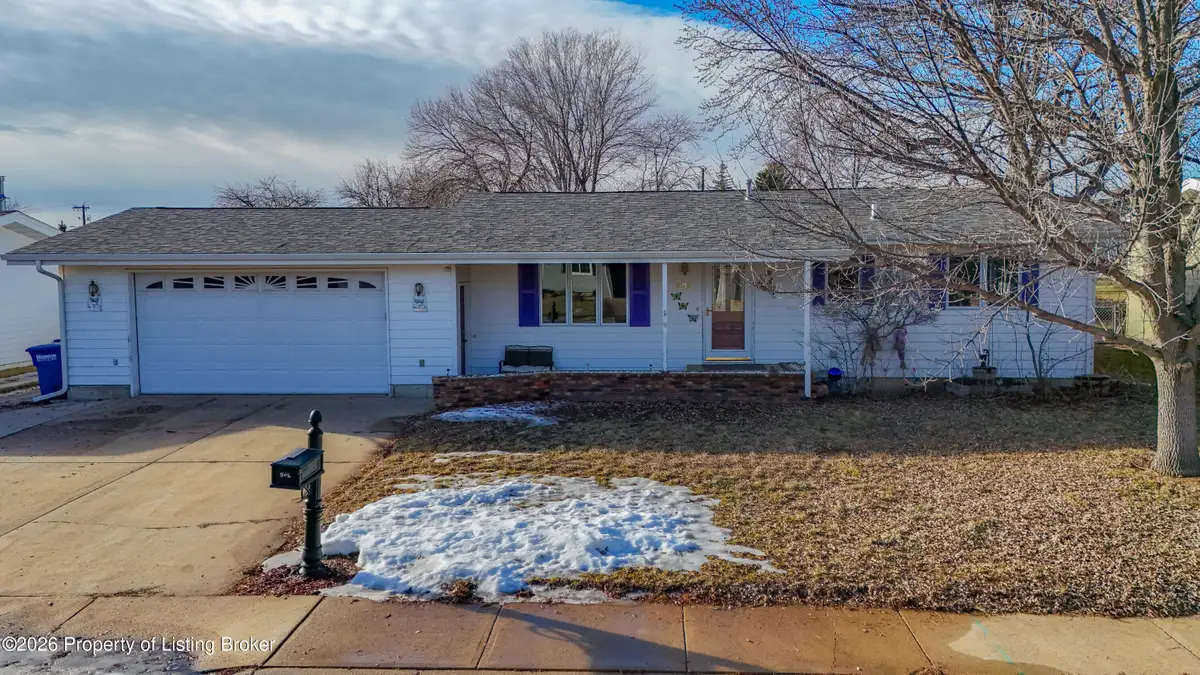 895 Senior Avenue, Dickinson, ND 58601 - #1