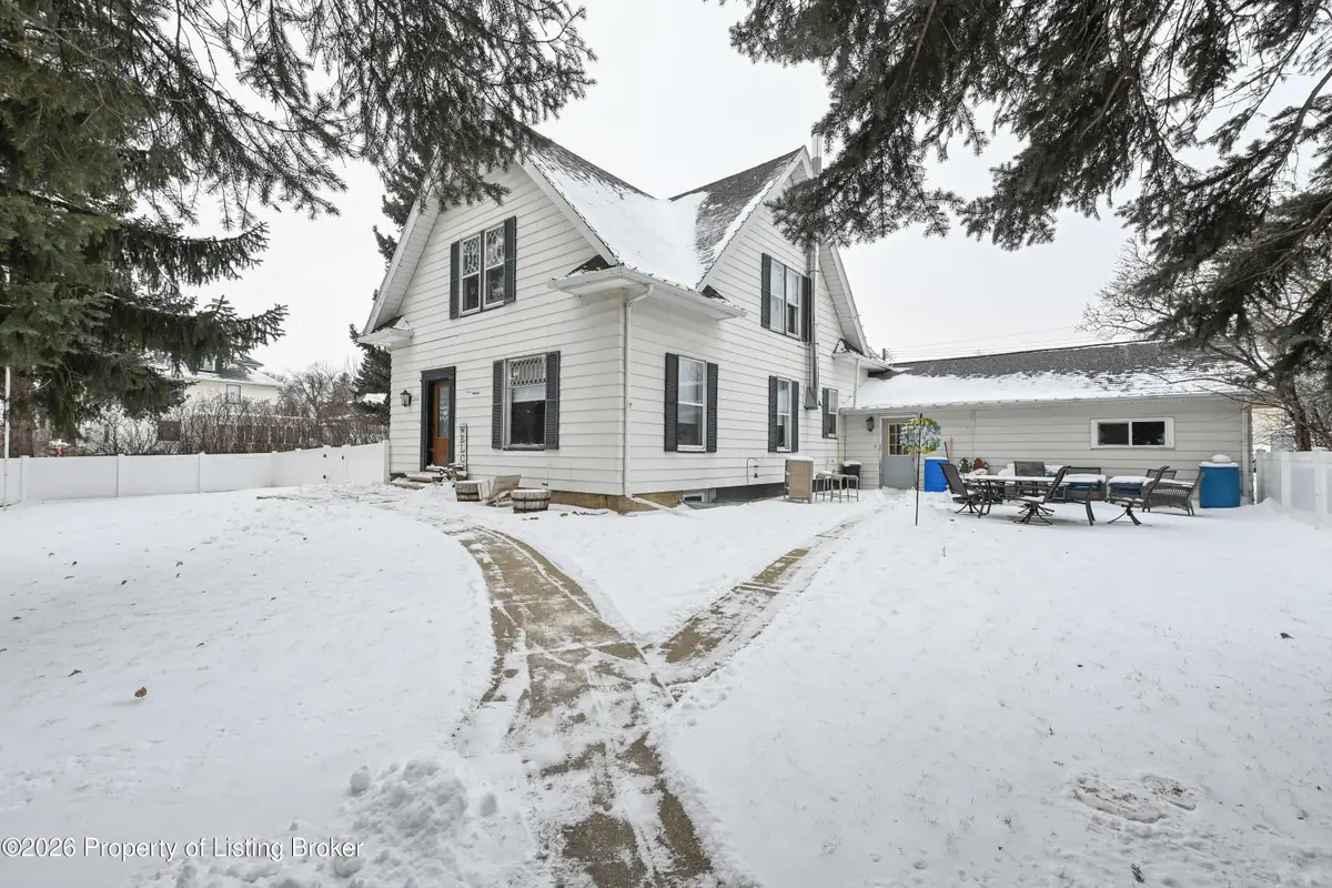 266 5th Street W, Dickinson, ND 58601 - #1