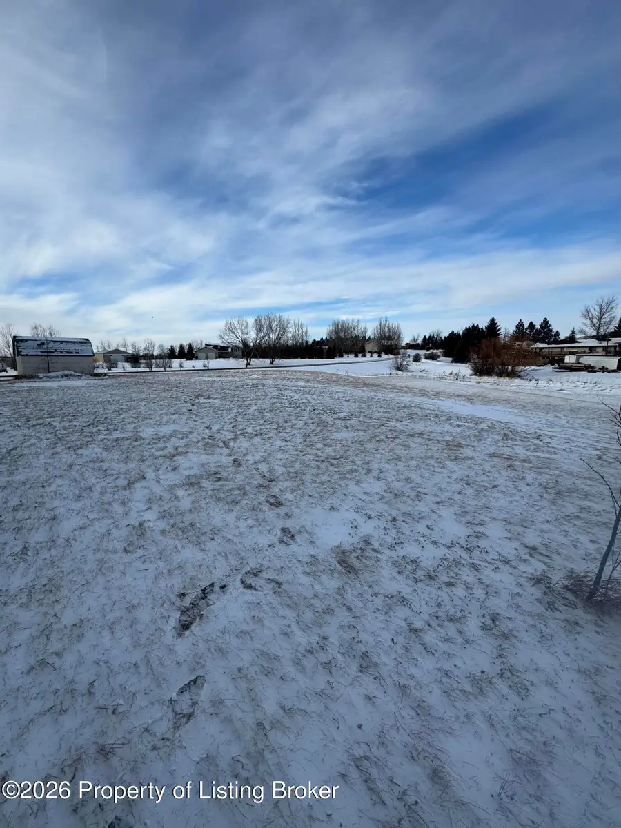 3142 111e Avenue Sw, Dickinson, ND 58601 - #3