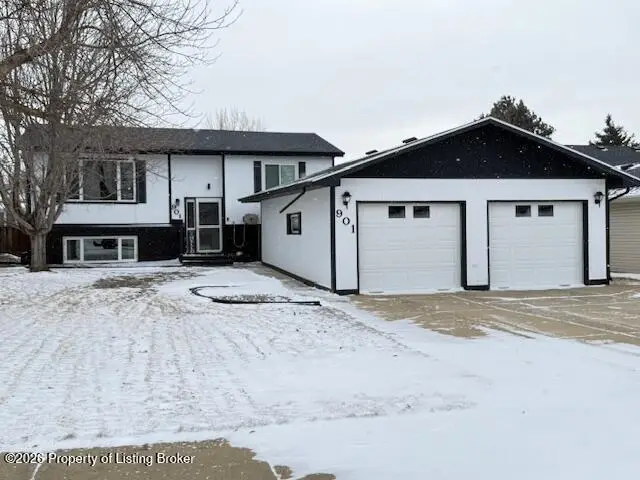 901 25th Street W, Dickinson, ND 58601 - #1