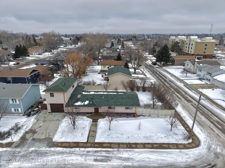126 15th Street E, Dickinson, ND 58601 - #2