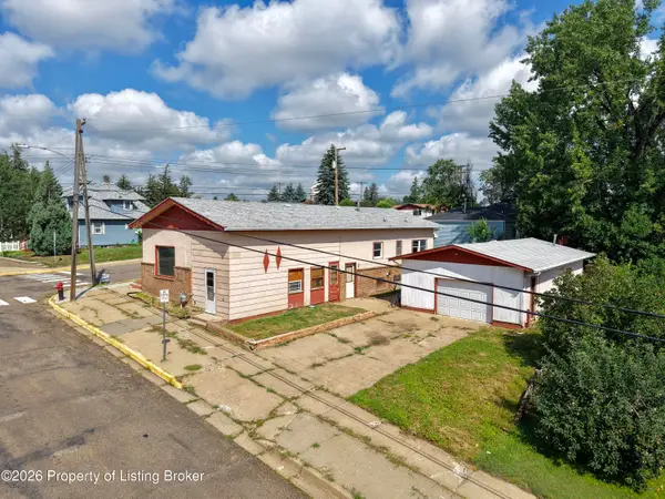 302 6th Avenue East, Dickinson, ND 58601