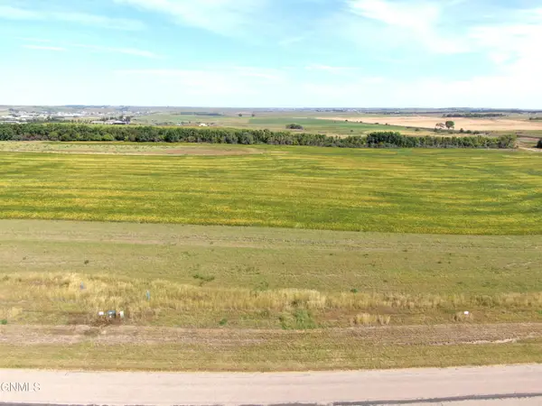 17004 Acadia Drive, Bismarck, ND 58503