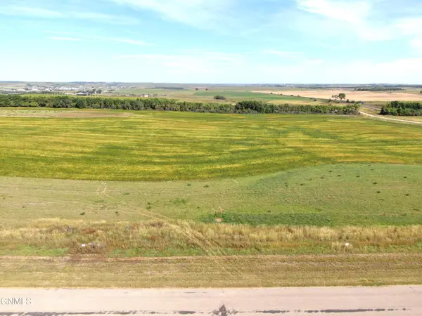 17010 Acadia Drive, Bismarck, ND 58503