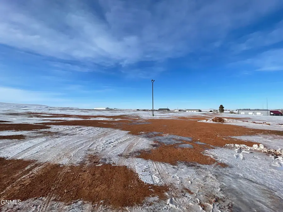 10935 27j Street Sw, Dickinson, ND 58601 - #2