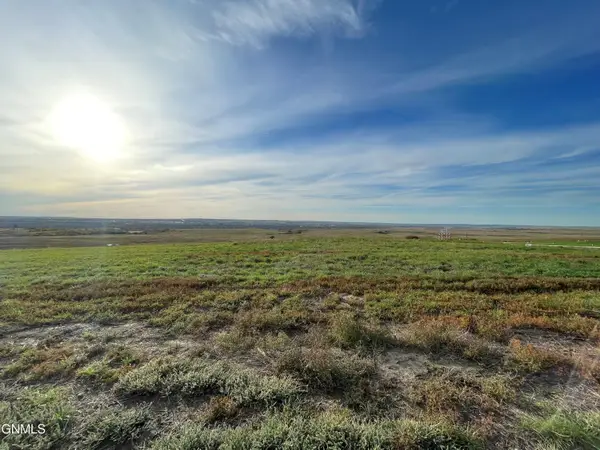 4518 Elk Ridge Drive, Bismarck, ND 58503