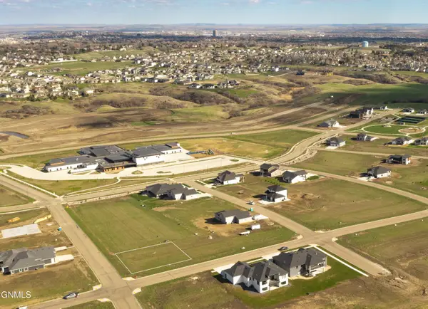 4613 Elk Ridge Drive, Bismarck, ND 58503