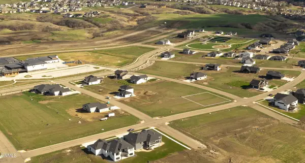 4505 Elk Ridge Drive, Bismarck, ND 58503