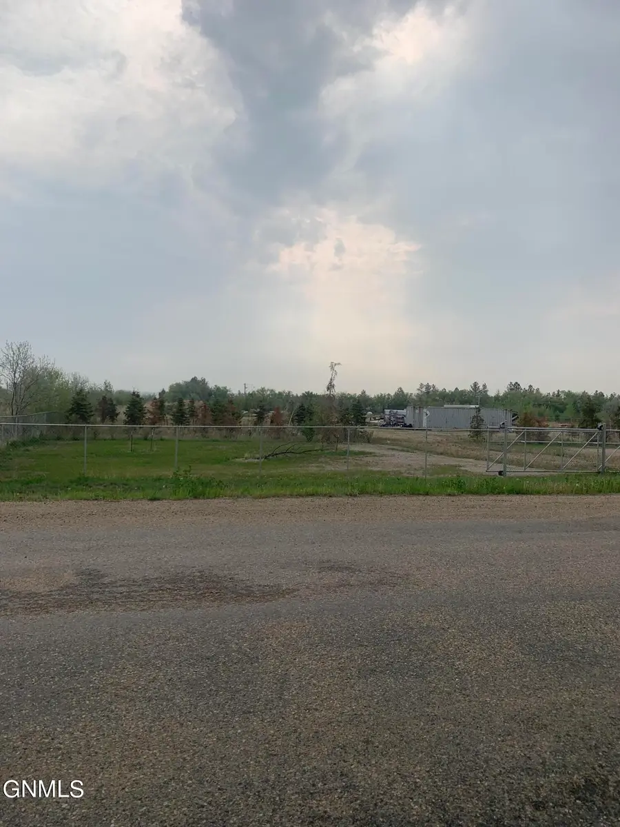 5622 Oil Avenue, Williston, ND 58801 - #2