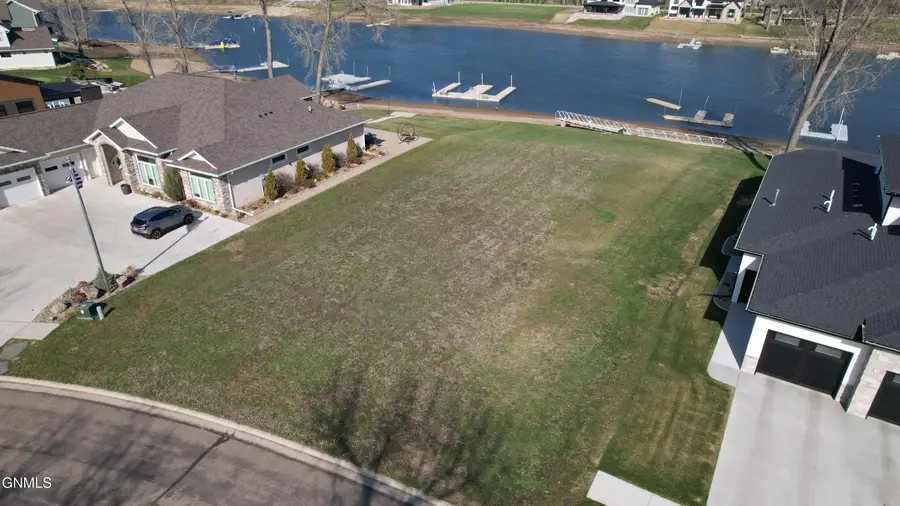 2819 Shoreline Circle, Bismarck, ND 58504 - #2