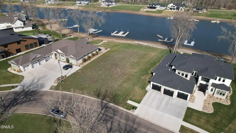 2819 Shoreline Circle, Bismarck, ND 58504 - #3