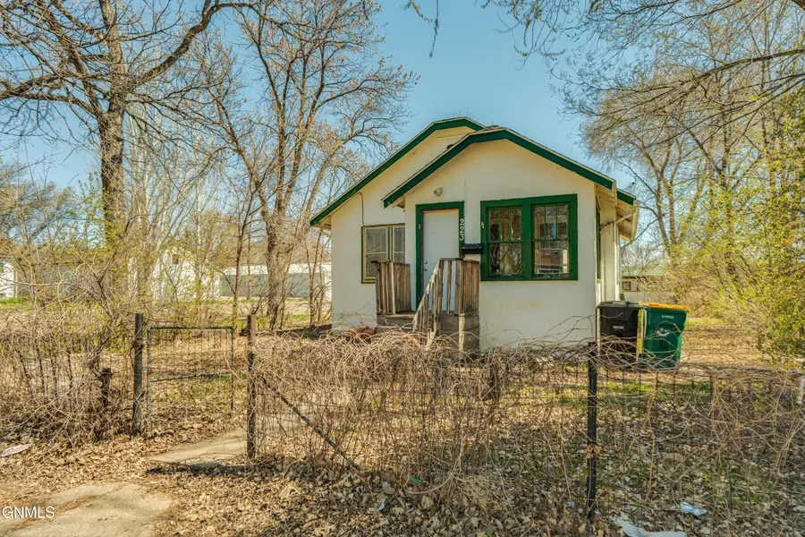 223 N 19th Street, Bismarck, ND 58501 - #2