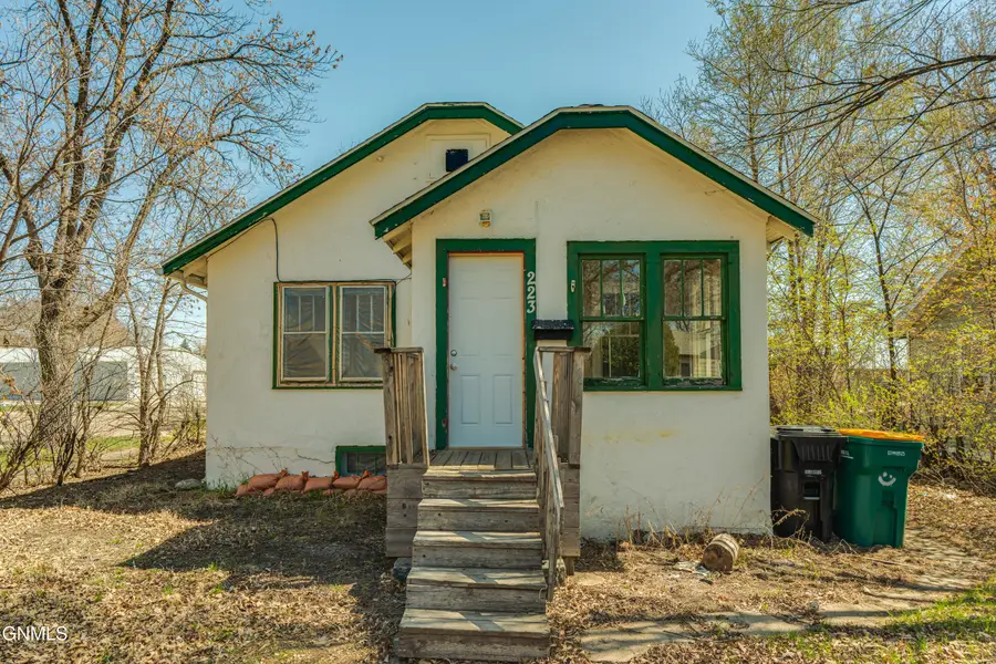 223 N 19th Street, Bismarck, ND 58501 - #3