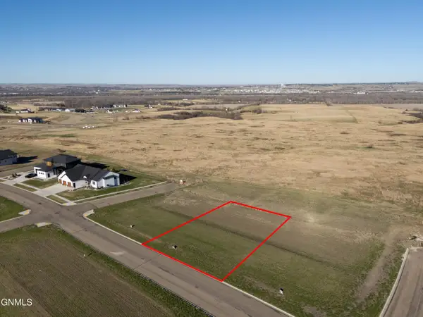 4512 Elk Rdg Drive, Bismarck, ND 58503