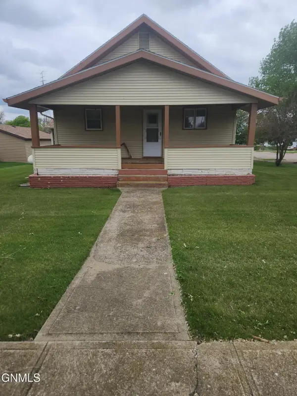214 3rd Avenue E, New Leipzig, ND 58562