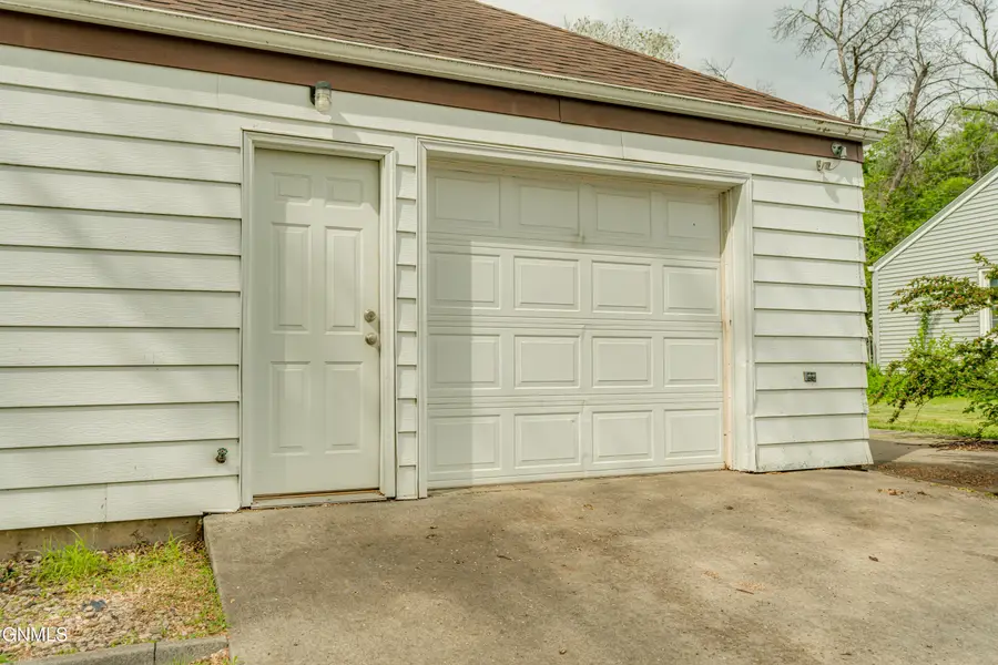 1002 F Avenue E, Bismarck, ND 58501 - #3