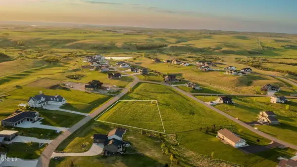 8019 Nicklaus Drive, Bismarck, ND 58503