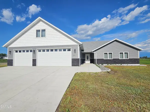 501 Koenig Drive, Bismarck, ND 58504