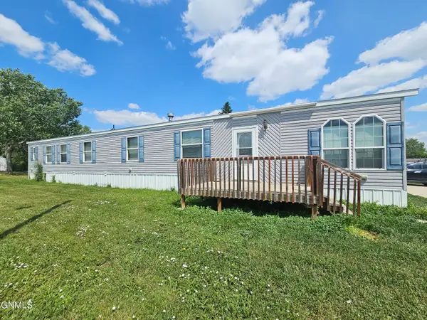 806 27th Street W, Williston, ND 58801