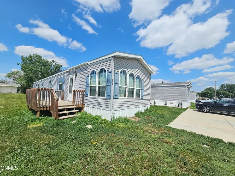 806 27th Street W, Williston, ND 58801 - #2