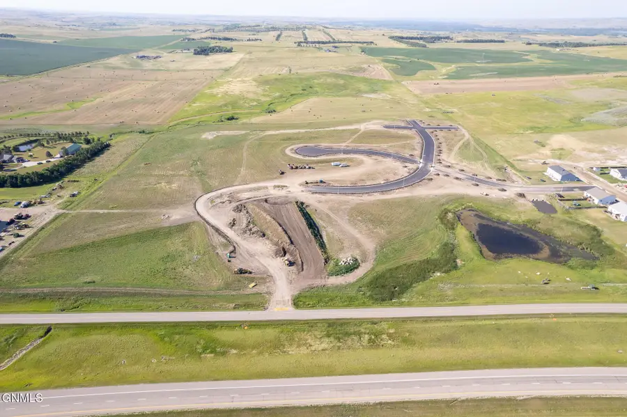 5004 Rimrock Avenue Nw, Mandan, ND 58554 - #2