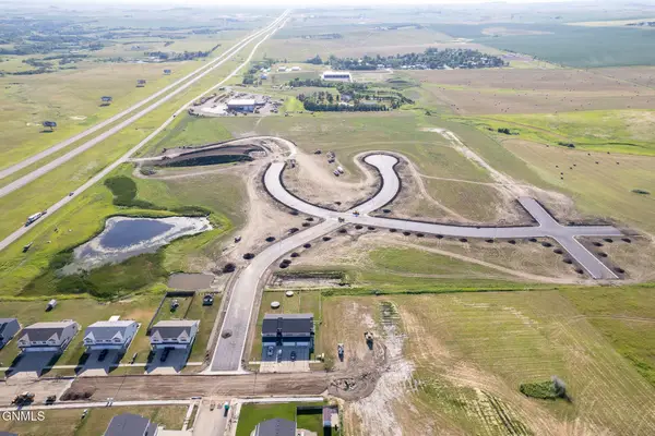5010 Rimrock Avenue Nw, Mandan, ND 58554