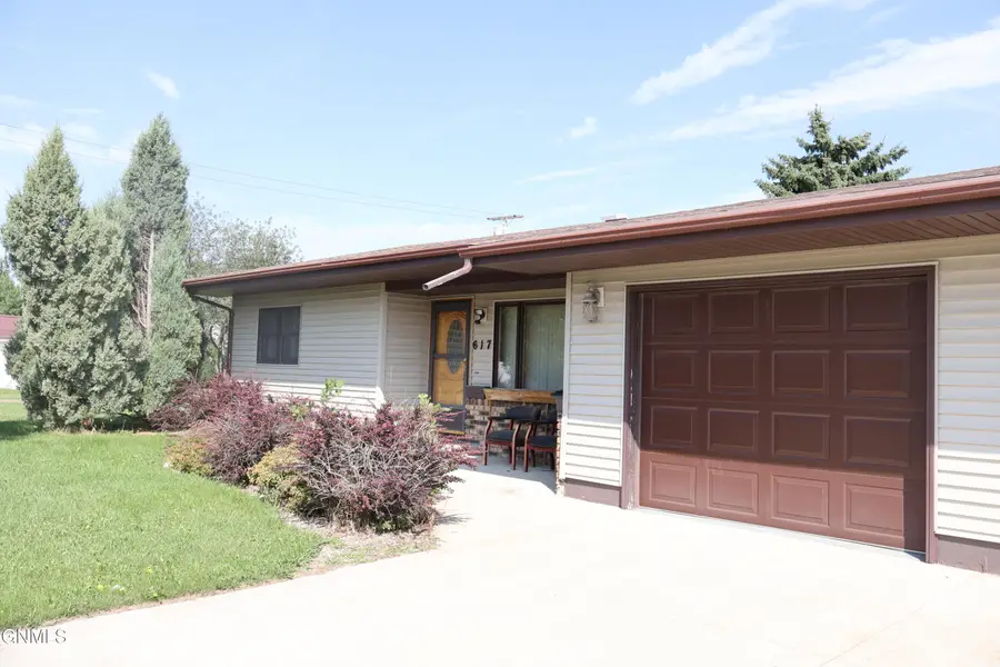617 3rd Street Ne, Kenmare, ND 58746 - #2