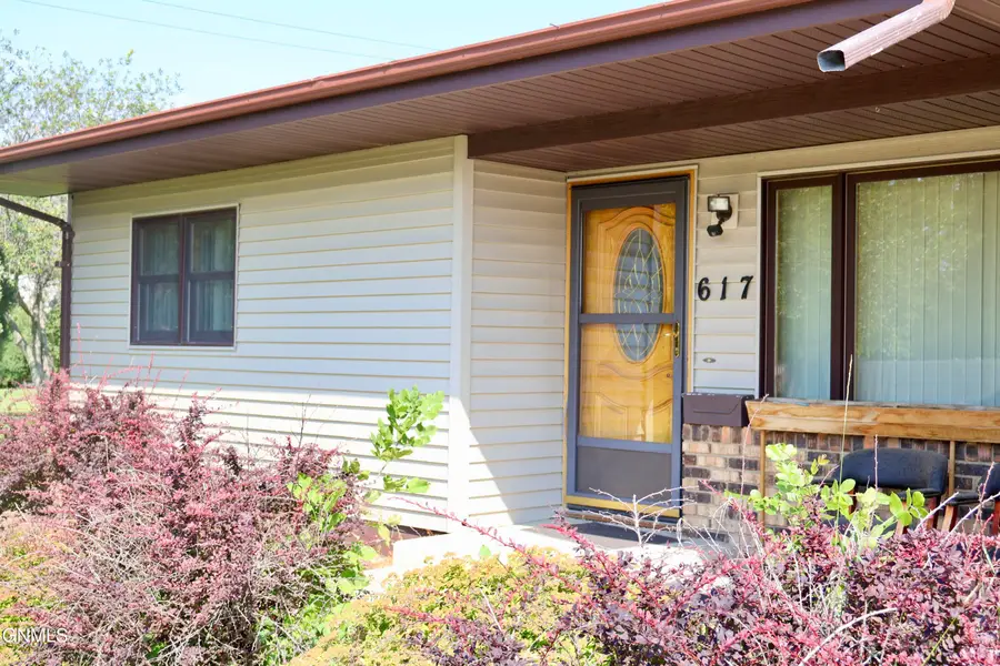617 3rd Street Ne, Kenmare, ND 58746 - #3