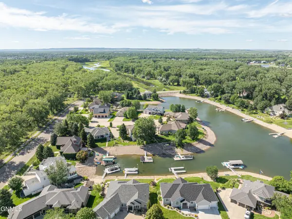 1506 Galleon Place, Bismarck, ND 58504
