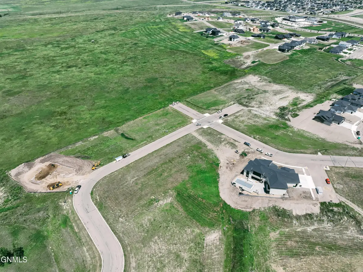 2620 Frisco Way, Bismarck, ND 58503 - #1