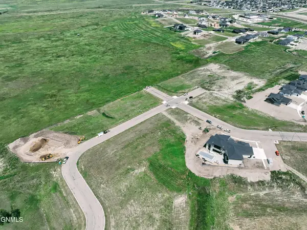 2614 Frisco Way, Bismarck, ND 58503
