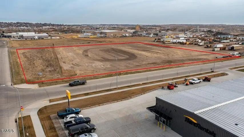3102 Morrison Avenue, Bismarck, ND 58504 - #3