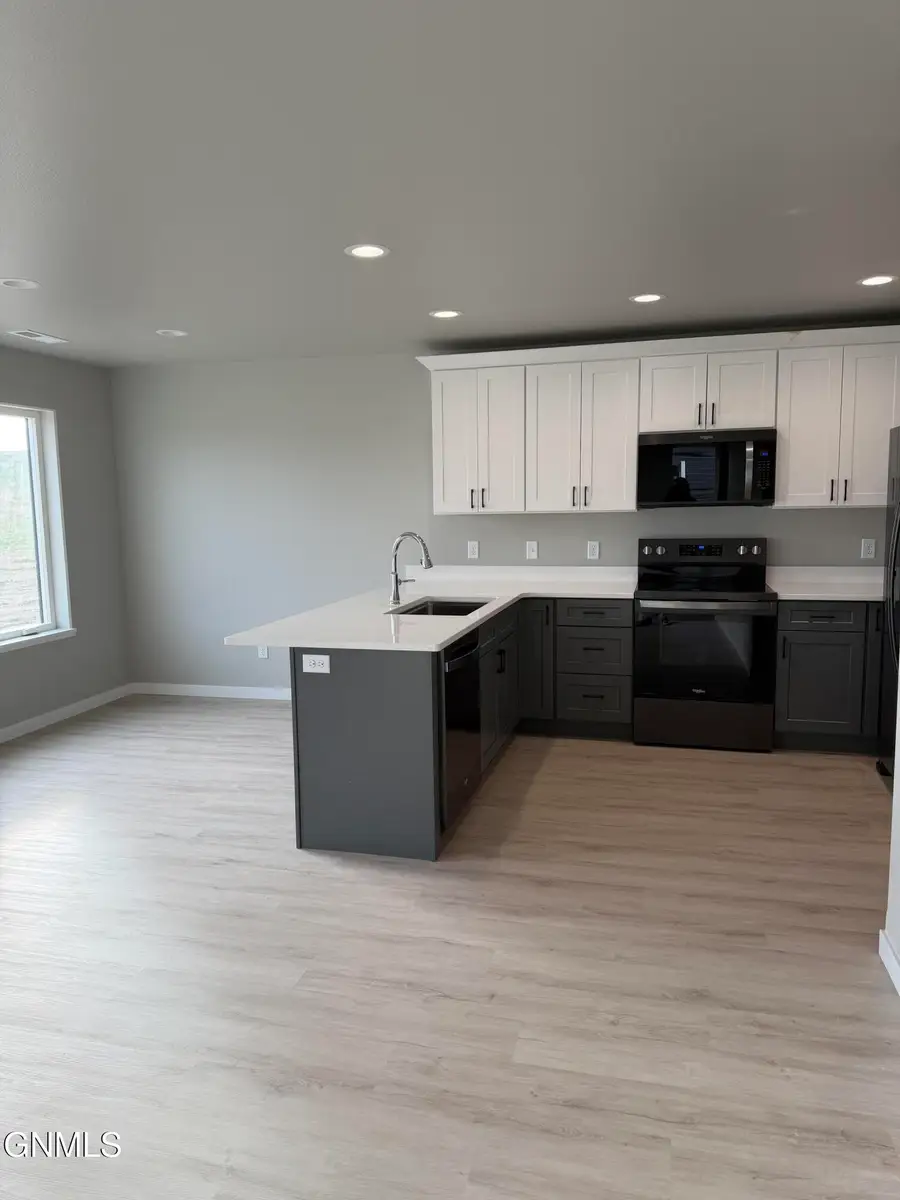 7007 Butler Circle, Lincoln, ND 58504 - #2