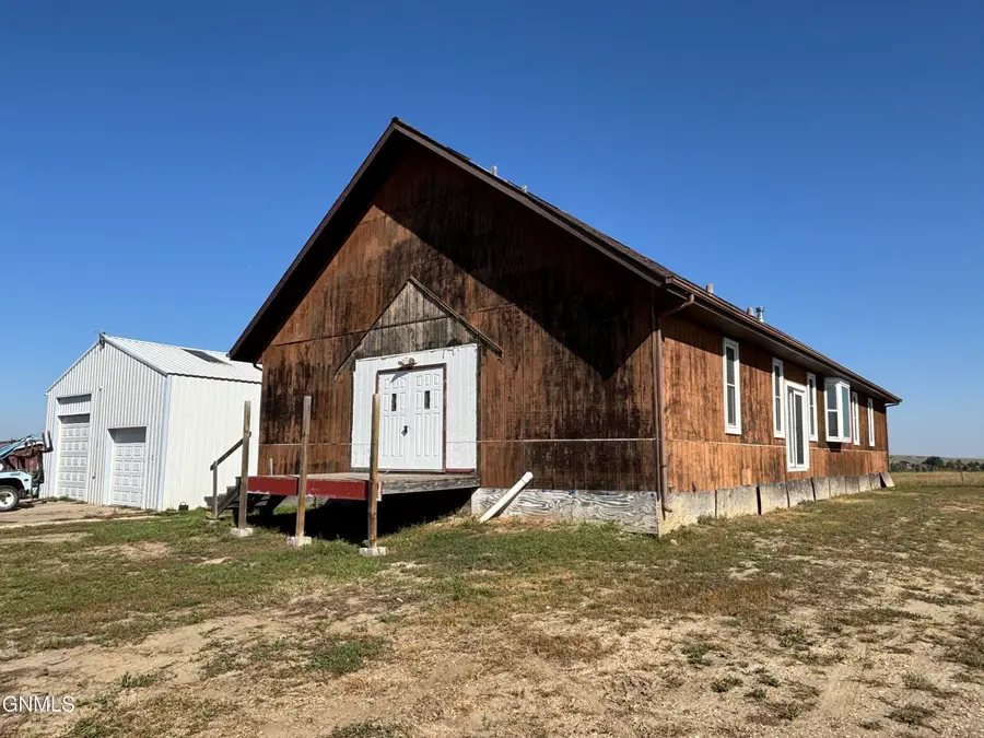 600 12th Avenue Ne, Beulah, ND 58523 - #2