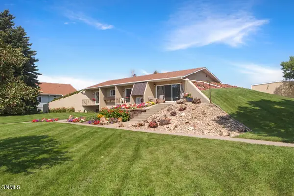 210 Oak Avenue E, New Salem, ND 58563
